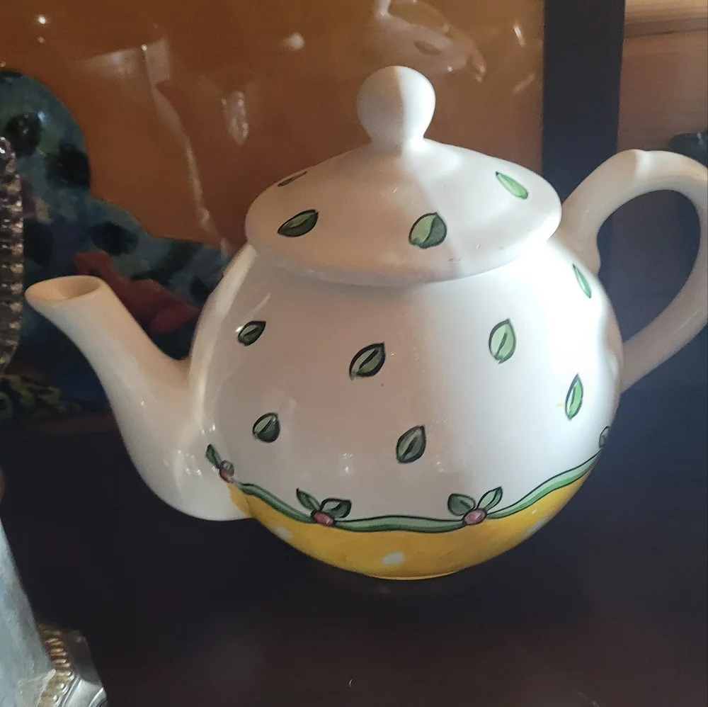 Tea pot - Picture 1 of 8